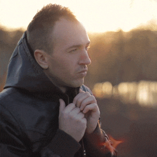 HeatWave Scarf warming up